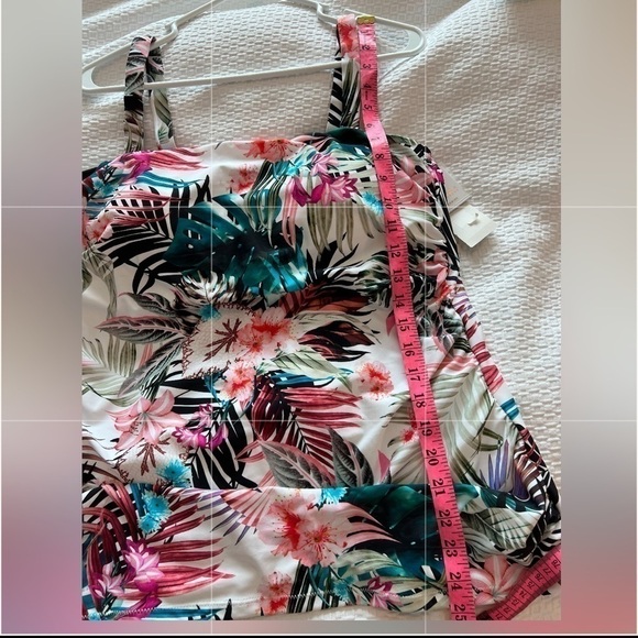 Raisins Curve WHITE MULTI Plus Size Protea Haute Bloom Tankini Swim Top NWT - Picture 11 of 16